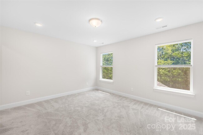 Building Photo - 5605 Stafford Rd