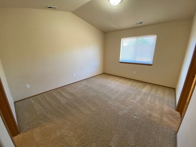 Building Photo - 3 Bedroom, 2 Bath Home for September Rent!