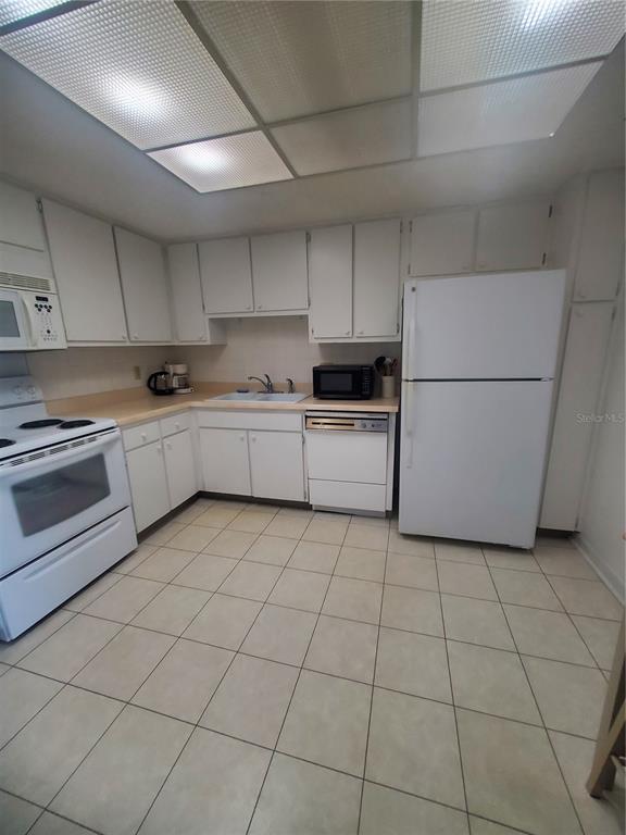 Building Photo - 675 S Gulfview Blvd