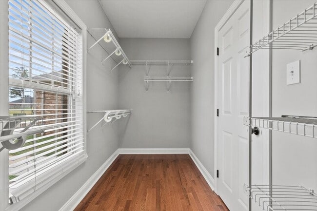 Building Photo - 25756 Iron Gate Dr