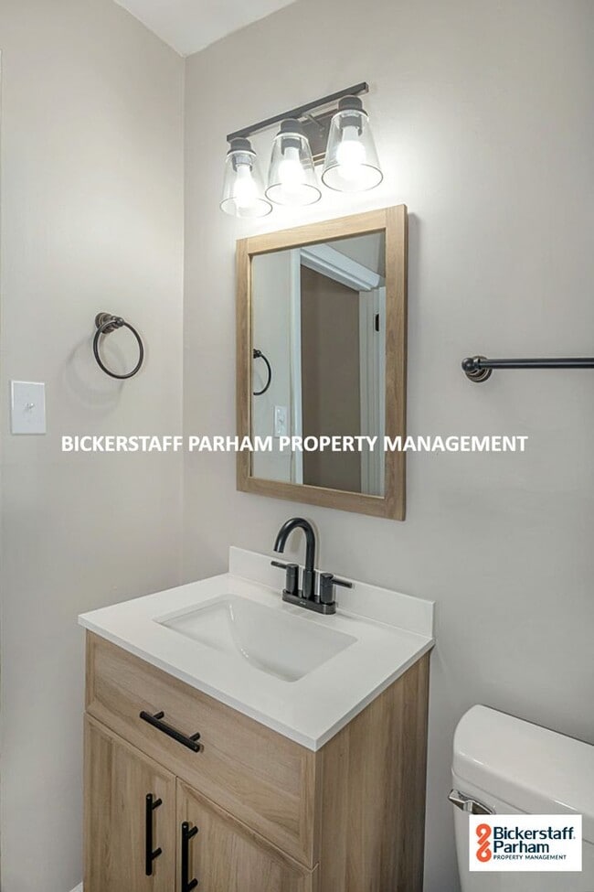 Building Photo - New to the market!!  Welcome to this charm...