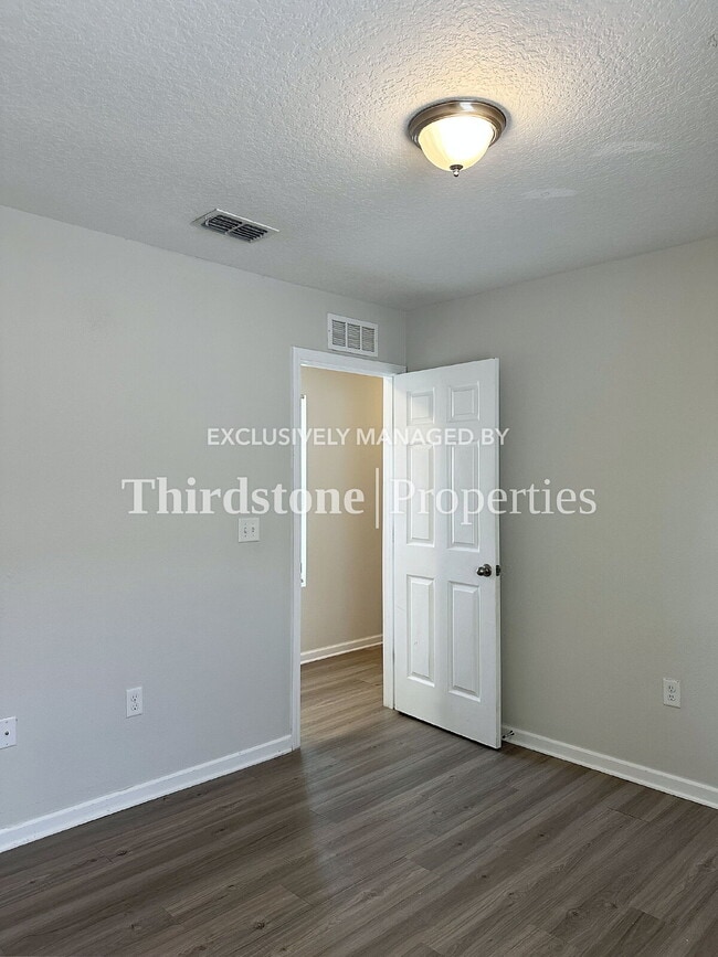 Building Photo - 1209 Neva St