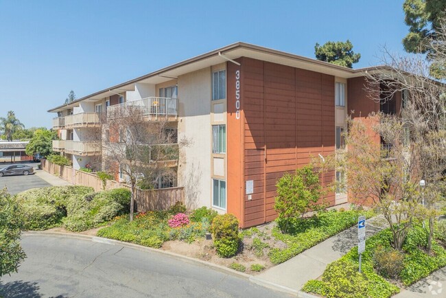 Primary Photo - Cozy 1-bedroom Condo for Rent- Parkmont!
