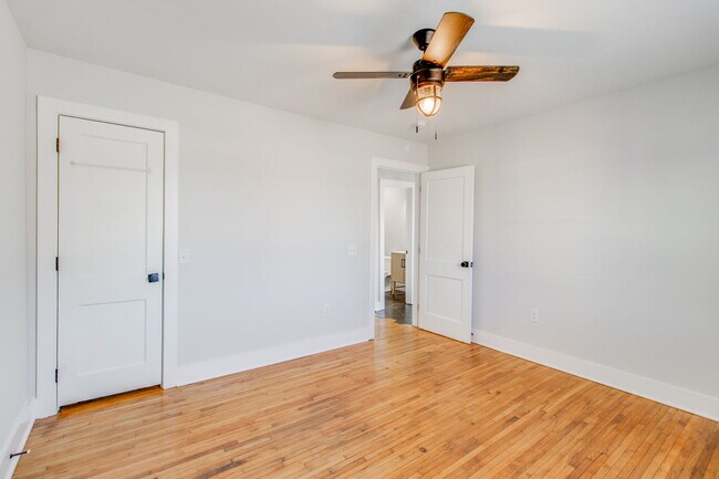 Building Photo - 2311 Bull St