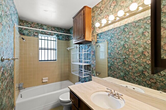 Building Photo - 9106 Sharpview Dr