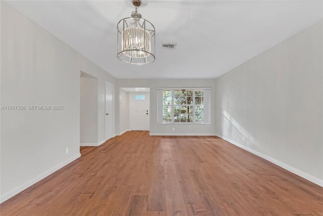 Building Photo - 550 SW 38th Terrace