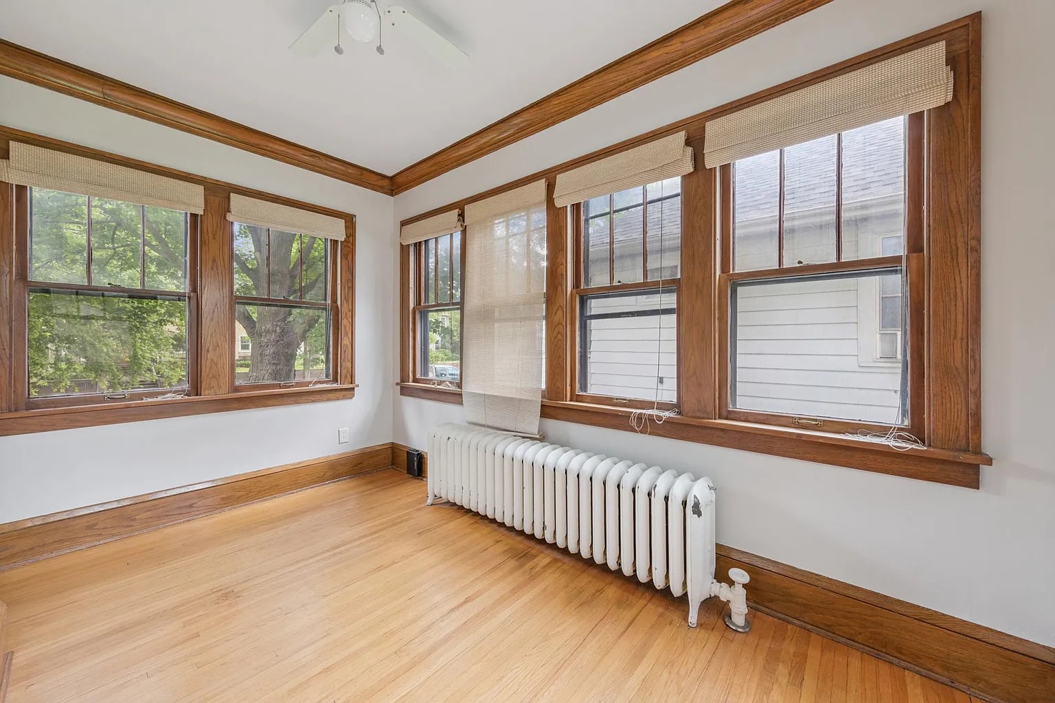 Dedicated Sunroom/Office - 1892 Lincoln Ave