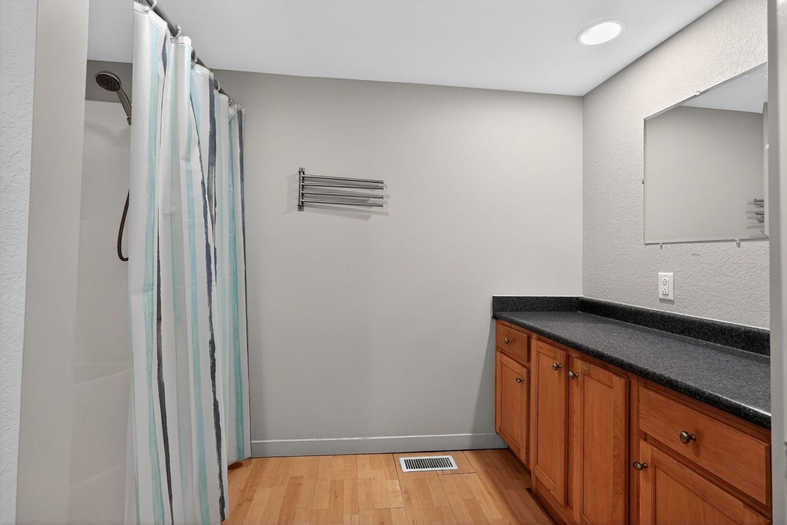 Building Photo - 18025 Doehrman Rd