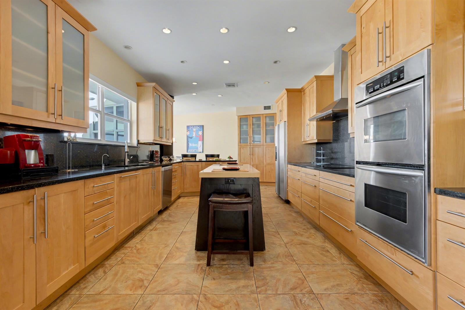Building Photo - 3430 Galt Ocean Dr
