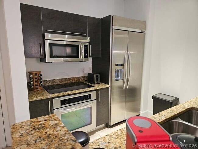 Building Photo - 550 Okeechobee Blvd