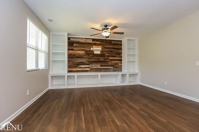 Building Photo - 2216 Carefree Ln