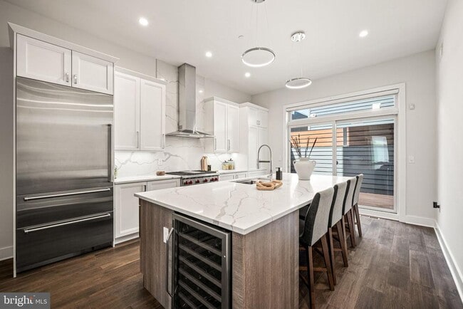 Building Photo - 1217 Bainbridge St