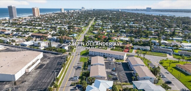 Building Photo - 2417 N Oleander Ave