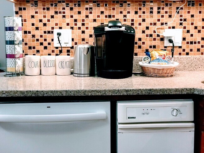 Building Photo - 12 Riverdale St