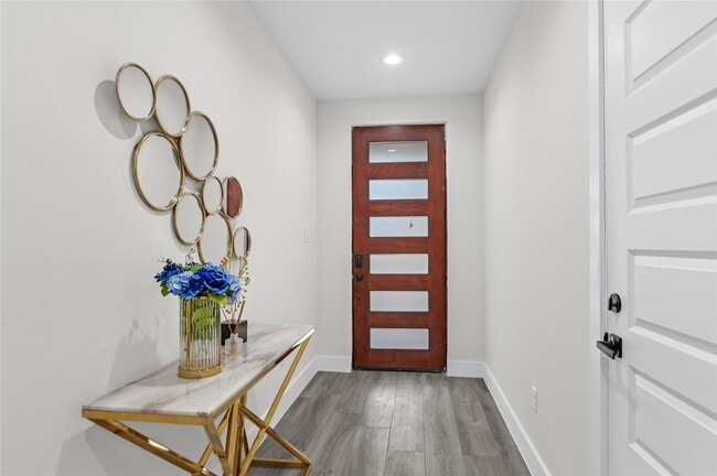 Building Photo - 710 Link Rd