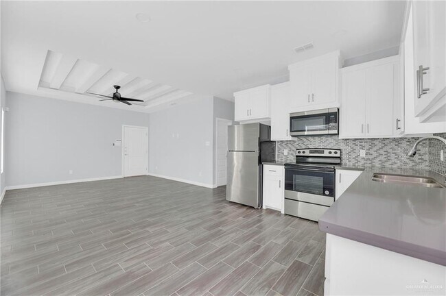 Building Photo - 18 San Vicente