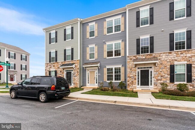 Building Photo - 6202 Davinci St