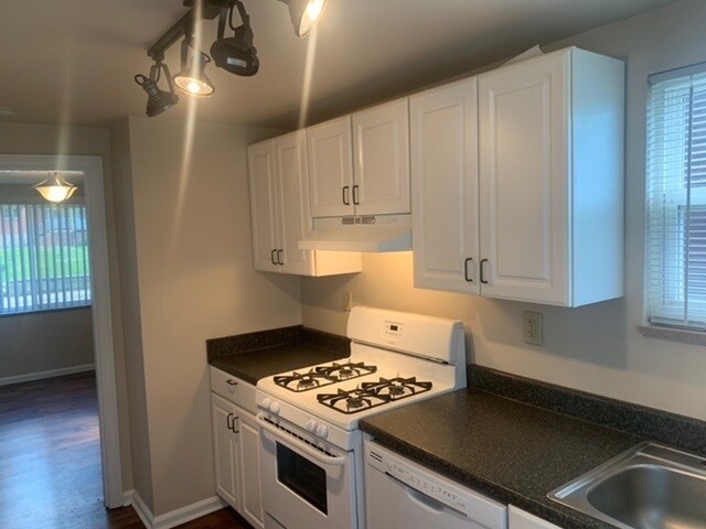 Primary Photo - 4385 Coleridge St