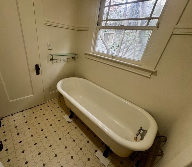 Building Photo - Curtis Park Craftsman Home