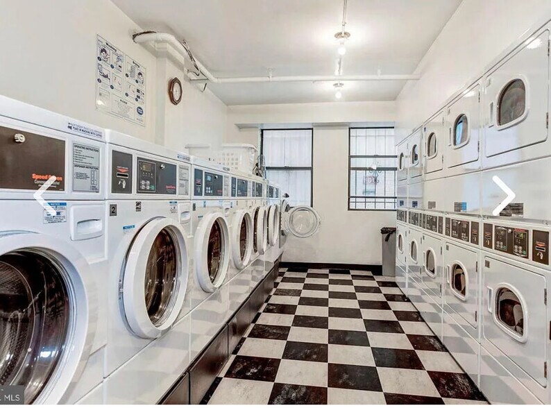 Laundry Room - 1 Scott Cir NW