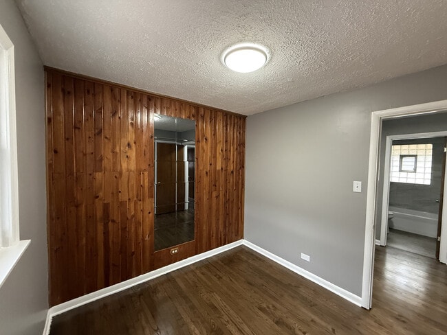 Building Photo - 7616 S Lorel Ave