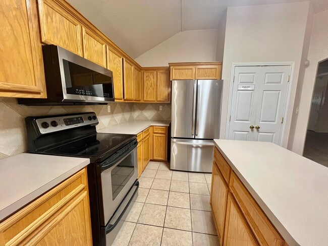 Building Photo - AVAILABLE NOW; APPLY AT OUR WEBSITE TODAY!!