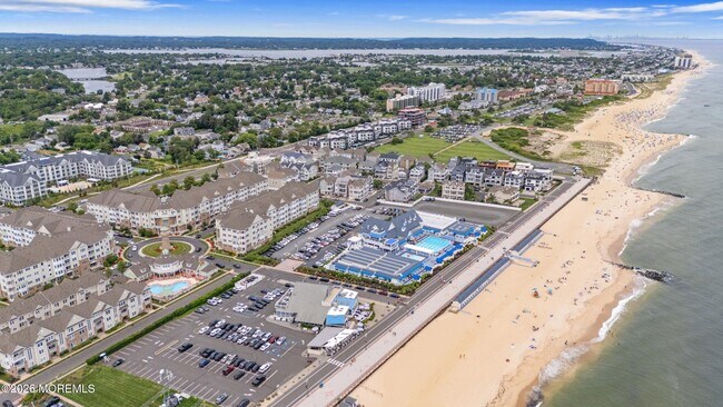 Building Photo - 33 Cooper Ave