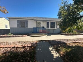 Building Photo - 796 Kenton St