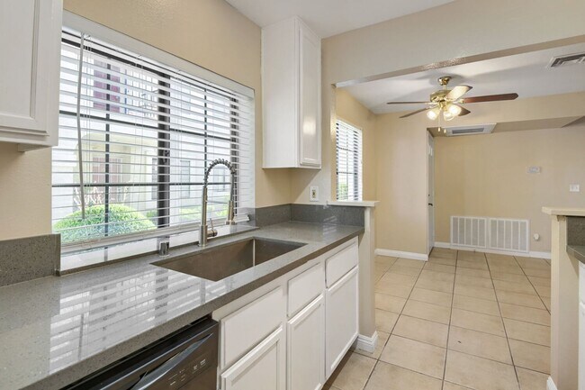 Building Photo - 4860 Nara Vista Way
