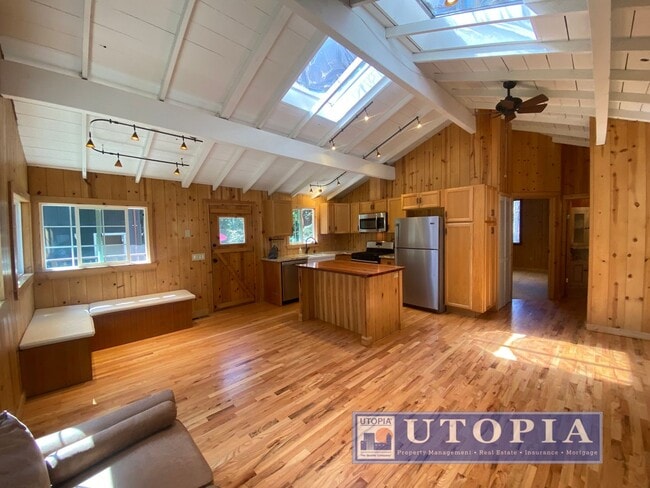 Building Photo - Gorgeous 4-bedroom, 2-bathroom Forest Lake Home with Deck, Office & Scenic Redwood Views