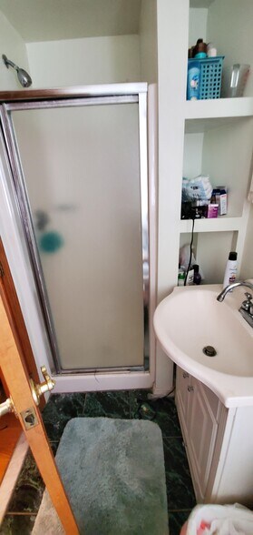 Building Photo - 16 Underwood Park