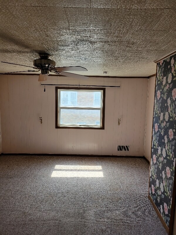 Building Photo - 912 Hancock Ave