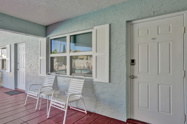 Building Photo - 4658 Bougainvilla Dr