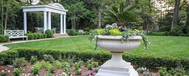 Building Photo - 500 Queens Rd