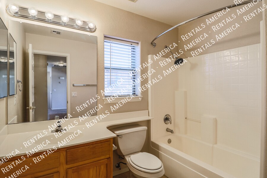 Building Photo - 17547 W Coyote Trail Dr