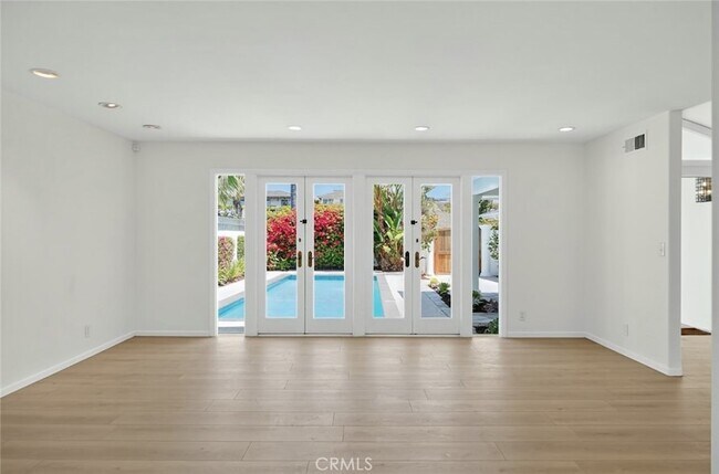 Building Photo - 978 Sandcastle Dr