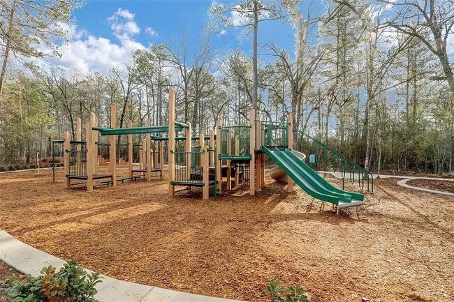 Building Photo - 1558 San Sebastien Dr