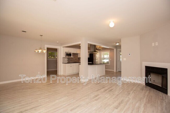 Building Photo - 3116 Culver Dr