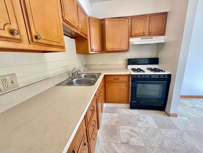 Building Photo - 4527 12th Ave