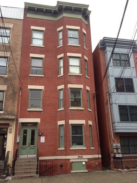 Building Photo - 55 Bright St