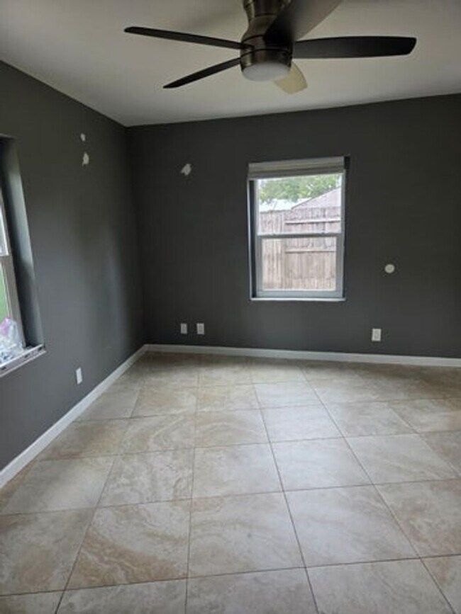 Building Photo - 18437 Spanish Isles Pl