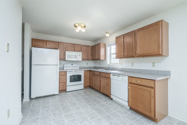 Building Photo - 106 Landing Cir