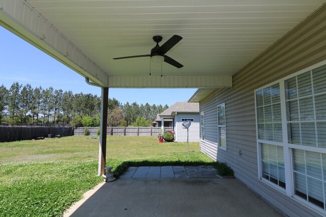 Building Photo - GREAT RENTAL IN FOX HOLLOW SUBDIVISION!