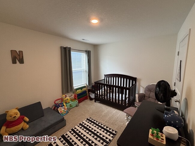 Building Photo - 7402 Cottontail St