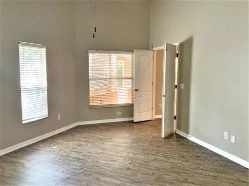 Building Photo - 3148 Seminole Dr