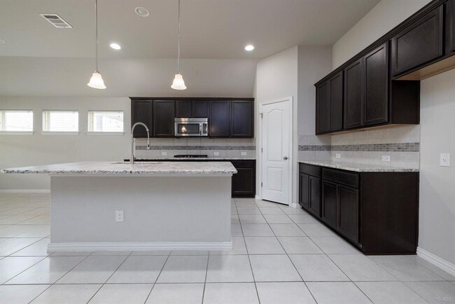 Building Photo - 21016 Abigail Way