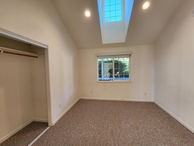 Building Photo - 97671 Marina Heights Loop