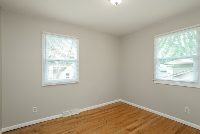 Building Photo - 909 Ridge Dr