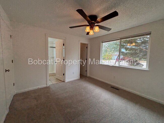 Building Photo - 3329 Somerset Way