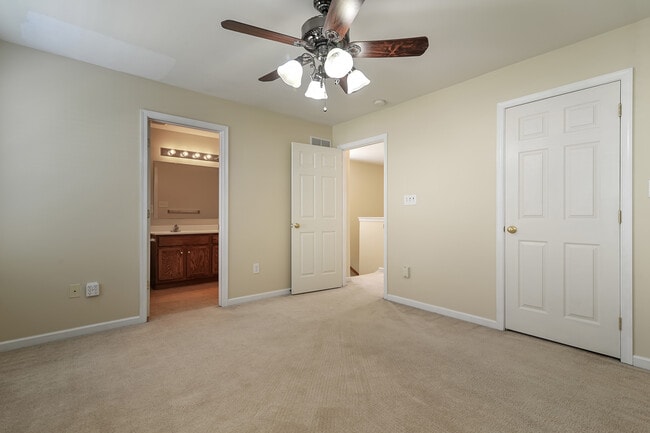 Building Photo - 231 Tidbury Crossing